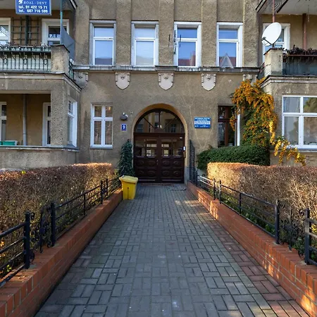 Parkside & Museum Deluxe By Bookinghost *